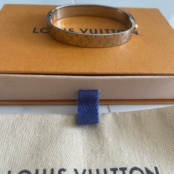 Louis Vuitton Nanogram Cuff - Picture 5 of 8